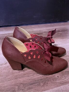 Elegant Burgundy Lace-Up Block Heel Pumps